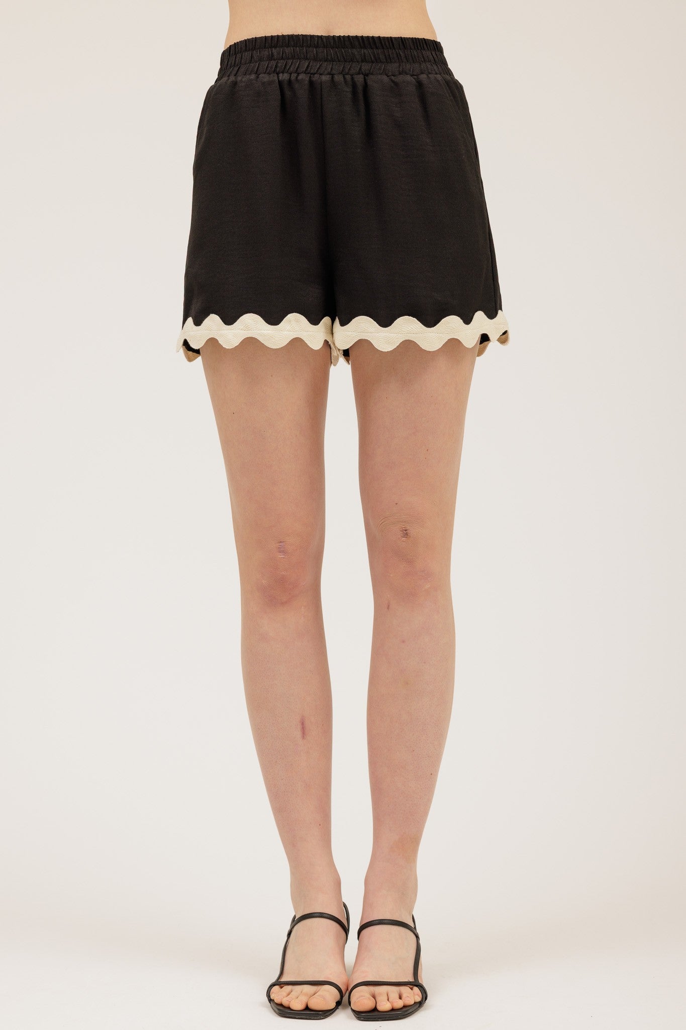 THE BARBS SHORTS