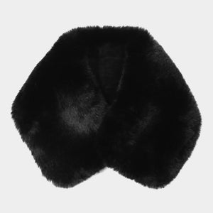 FURRY SCARF IN BLACK