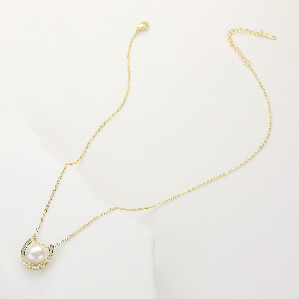 PEARLY LUCK NECKLACE