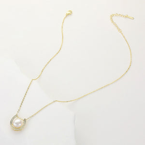 PEARLY LUCK NECKLACE