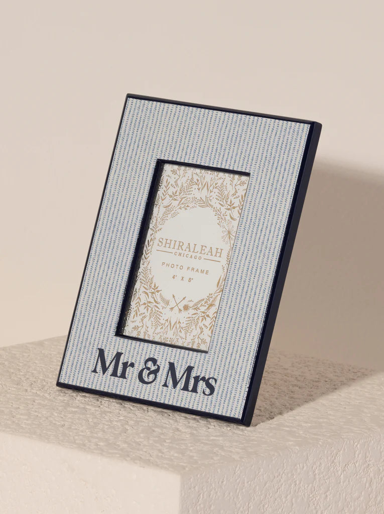 MR & MRS FRAME
