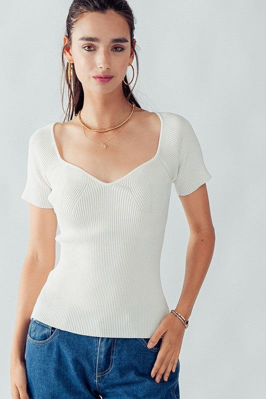 THE BETTIE TOP